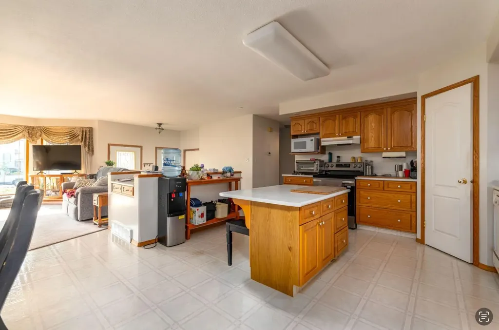 3401 64 Avenue Lloydminster AB T9V 2W1