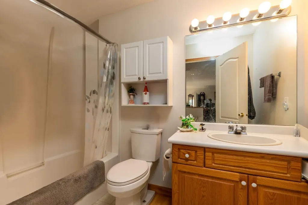 3401 64 Avenue Lloydminster AB T9V 2W1