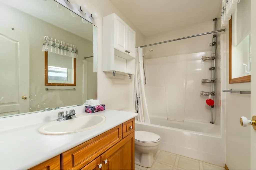 3401 64 Avenue Lloydminster AB T9V 2W1