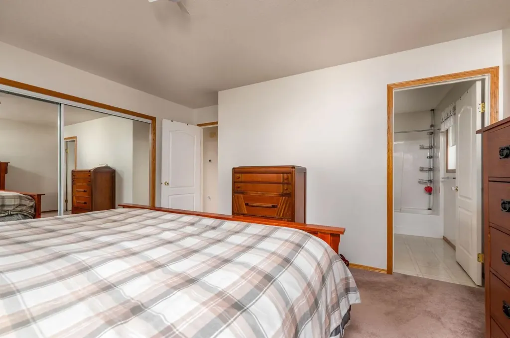3401 64 Avenue Lloydminster AB T9V 2W1
