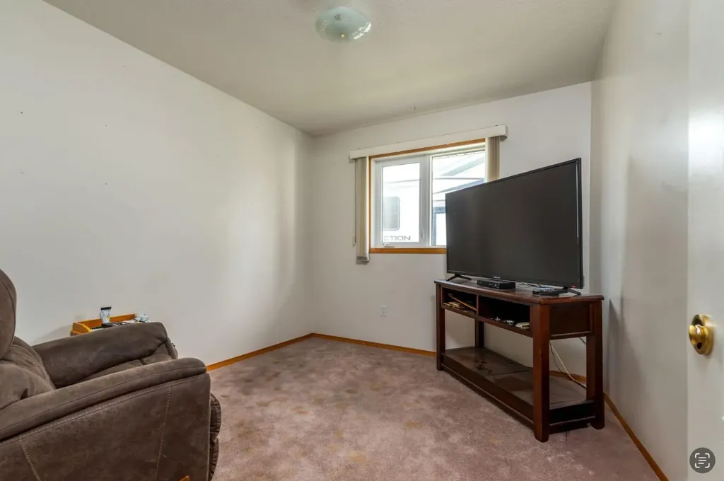 3401 64 Avenue Lloydminster AB T9V 2W1