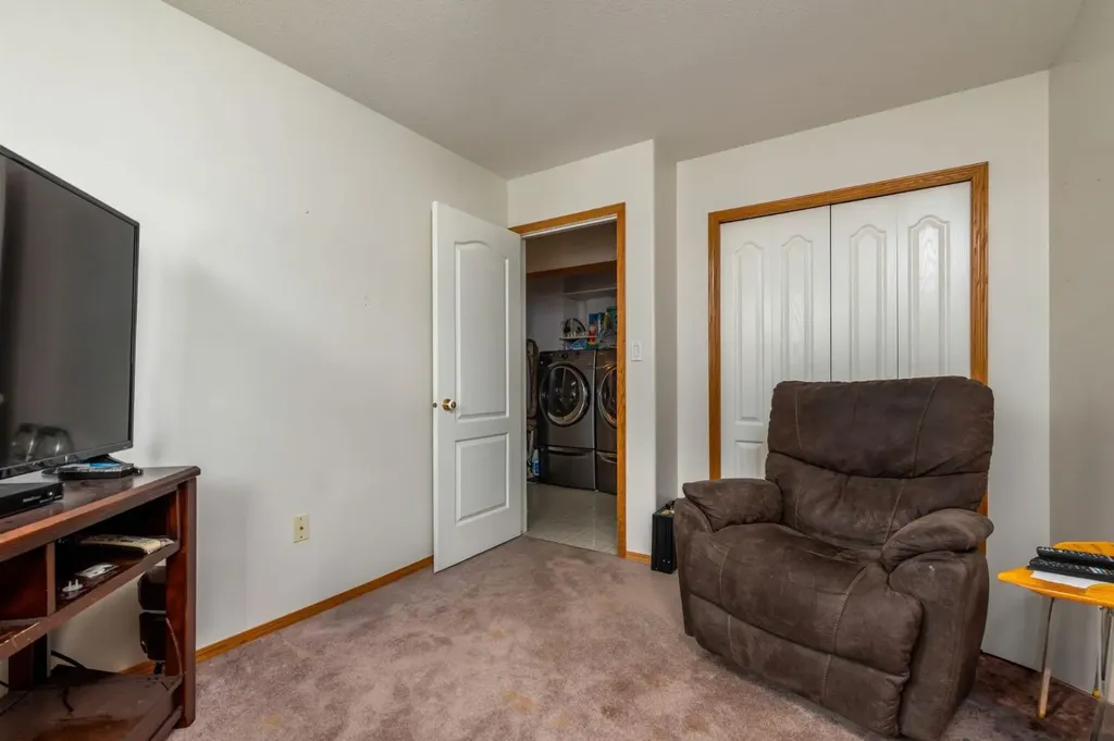 3401 64 Avenue Lloydminster AB T9V 2W1