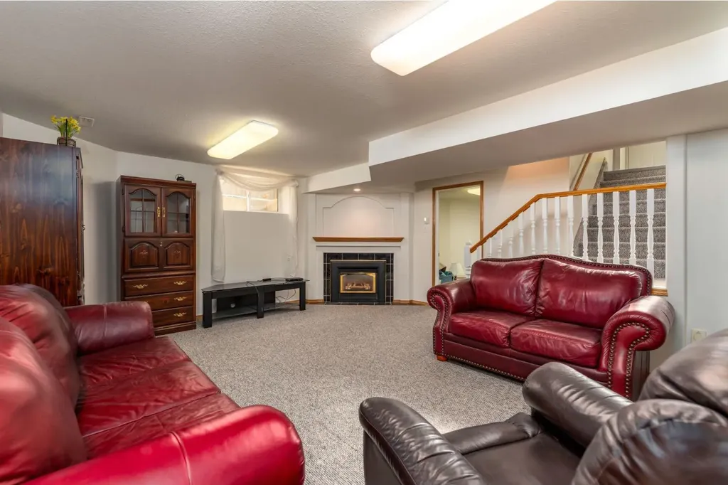 3401 64 Avenue Lloydminster AB T9V 2W1