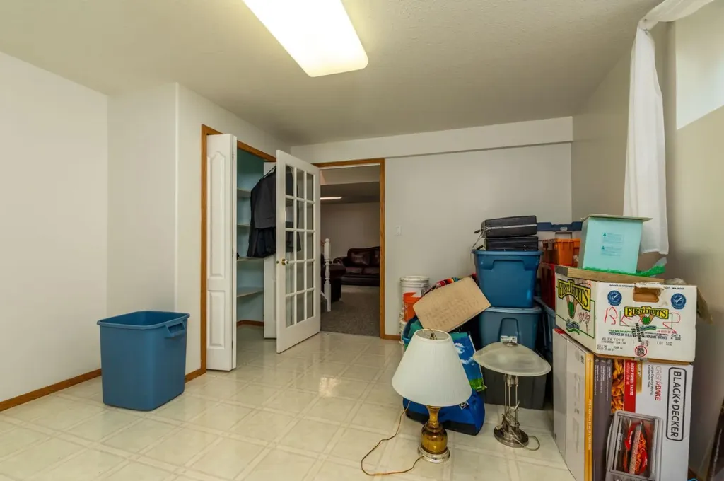 3401 64 Avenue Lloydminster AB T9V 2W1