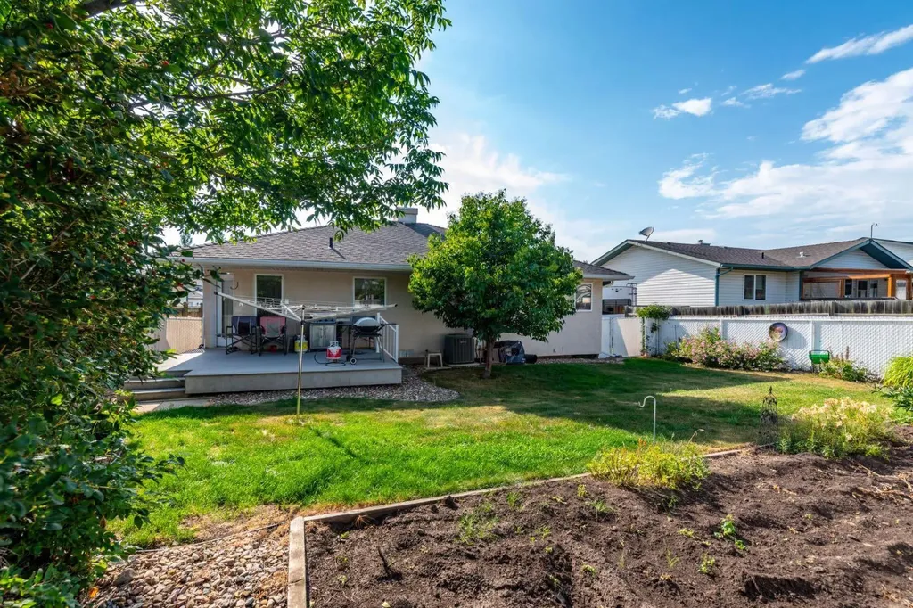 3401 64 Avenue Lloydminster AB T9V 2W1