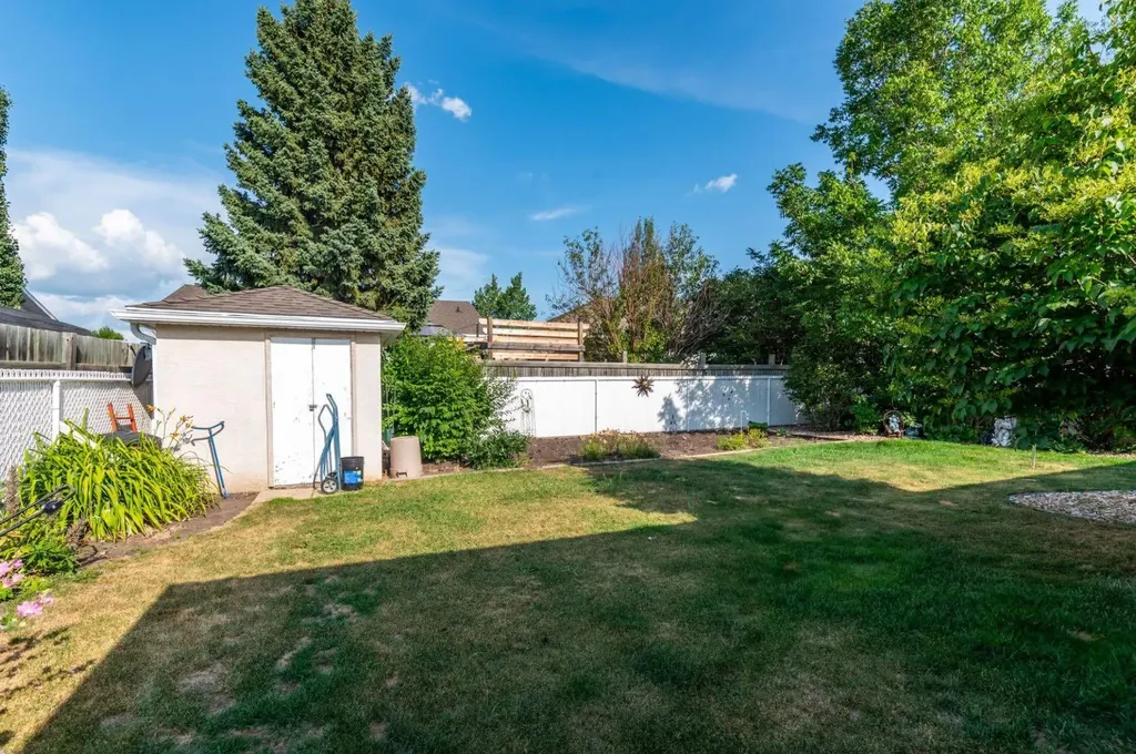3401 64 Avenue Lloydminster AB T9V 2W1