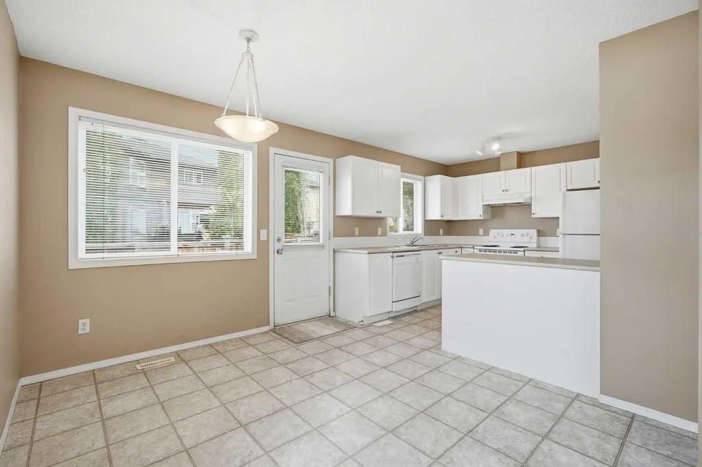 5 Citadel Point NW Calgary AB T3G 5L2