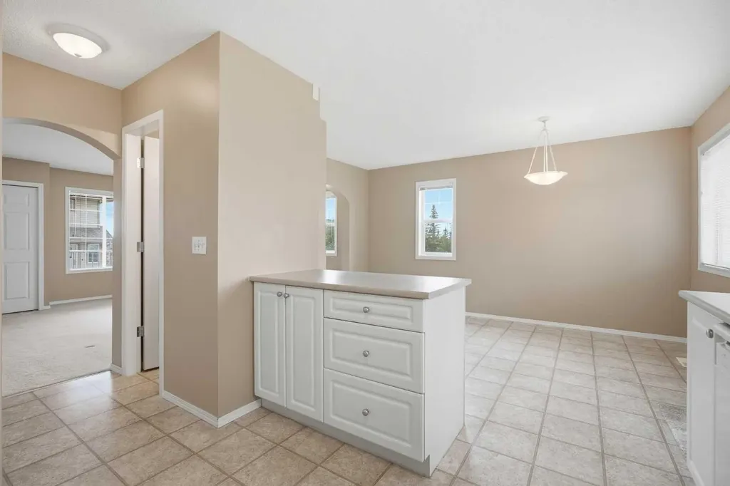 5 Citadel Point NW Calgary AB T3G 5L2