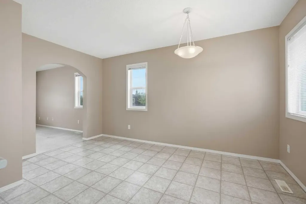 5 Citadel Point NW Calgary AB T3G 5L2