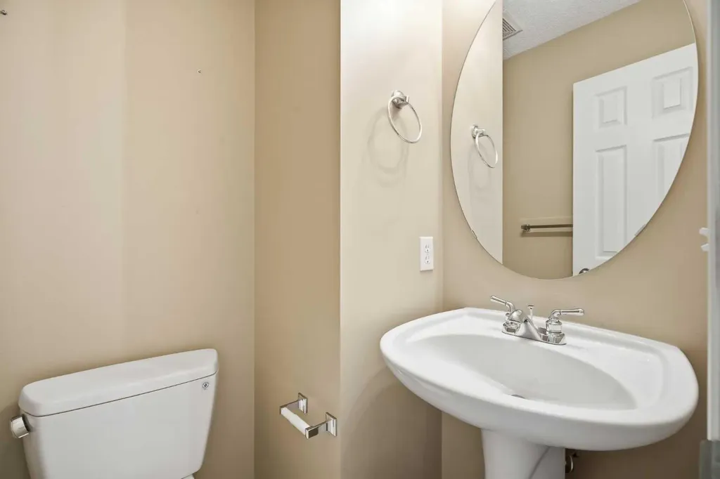 5 Citadel Point NW Calgary AB T3G 5L2