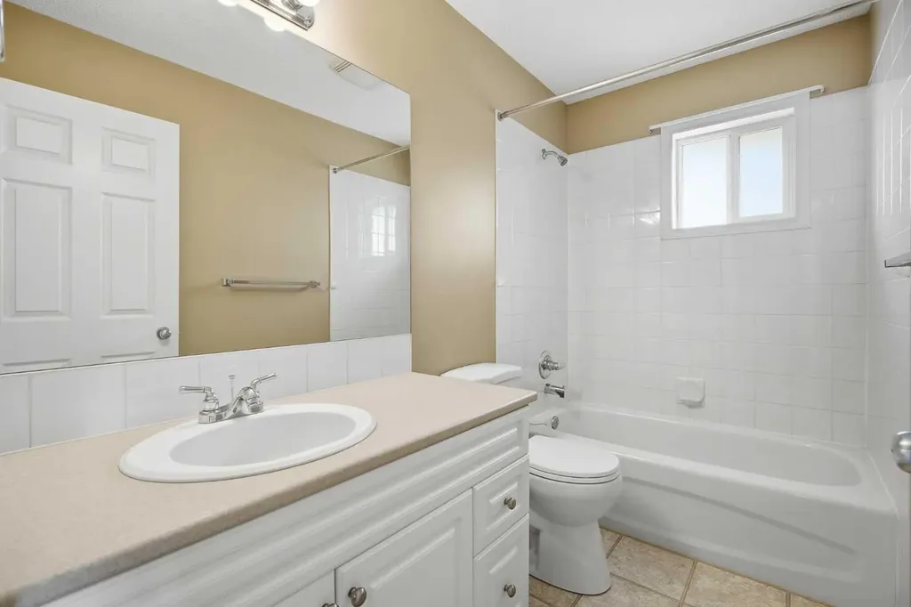 5 Citadel Point NW Calgary AB T3G 5L2