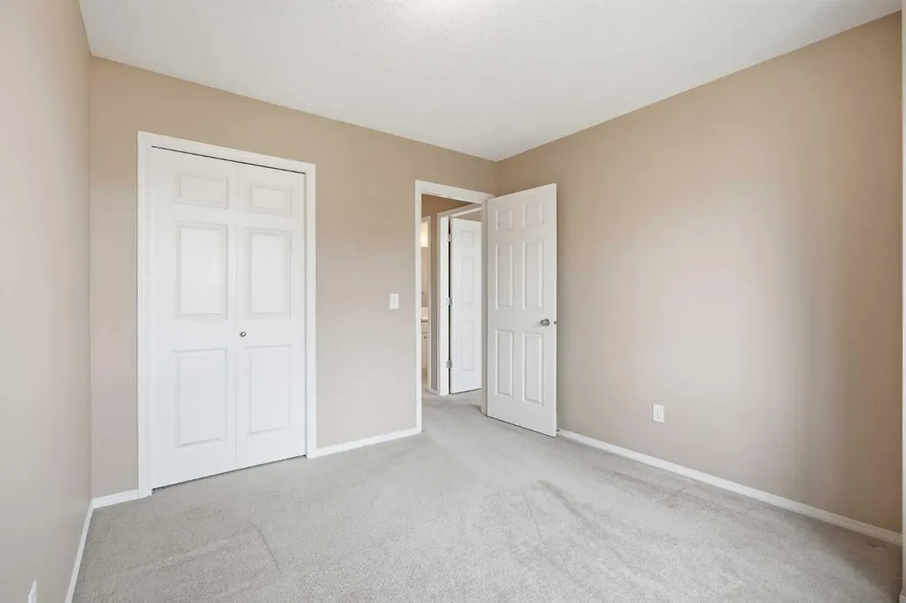 5 Citadel Point NW Calgary AB T3G 5L2