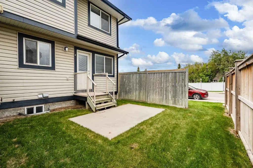 5 Citadel Point NW Calgary AB T3G 5L2