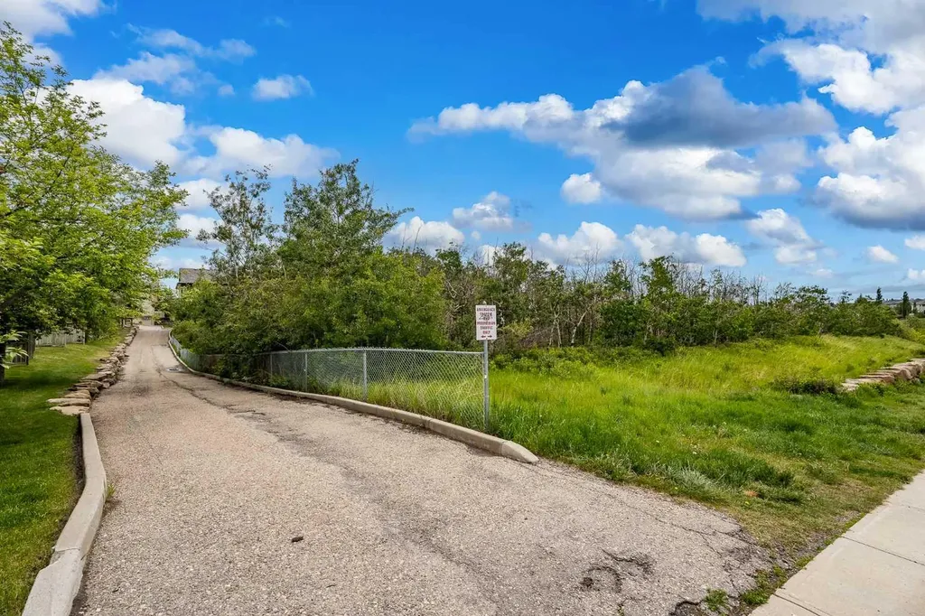 5 Citadel Point NW Calgary AB T3G 5L2
