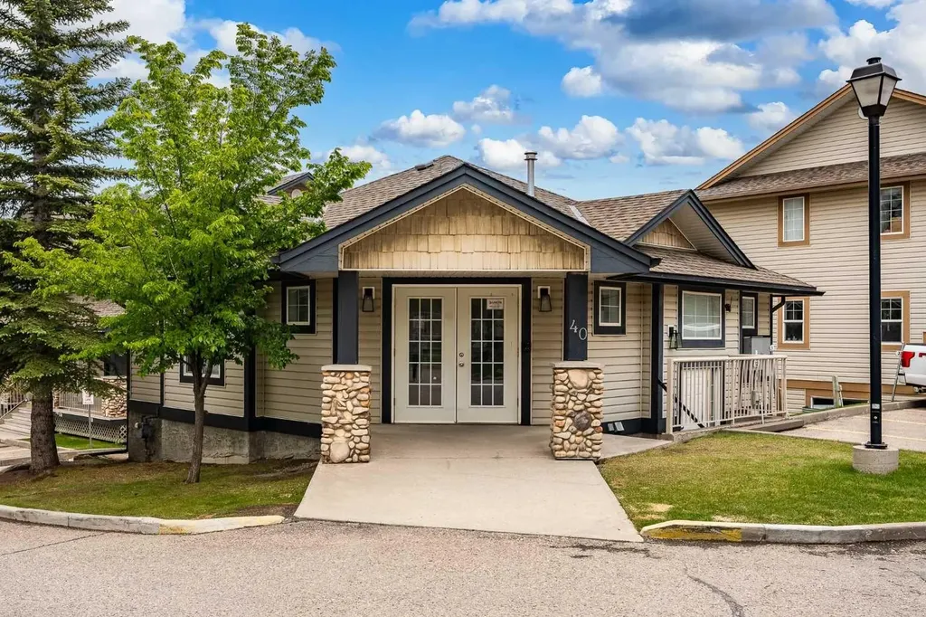 5 Citadel Point NW Calgary AB T3G 5L2