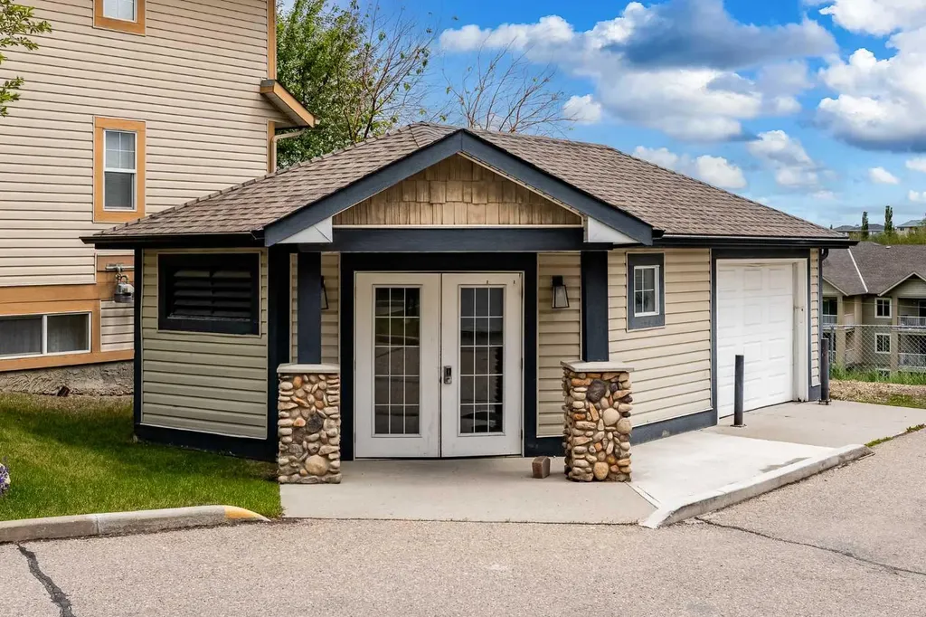 5 Citadel Point NW Calgary AB T3G 5L2