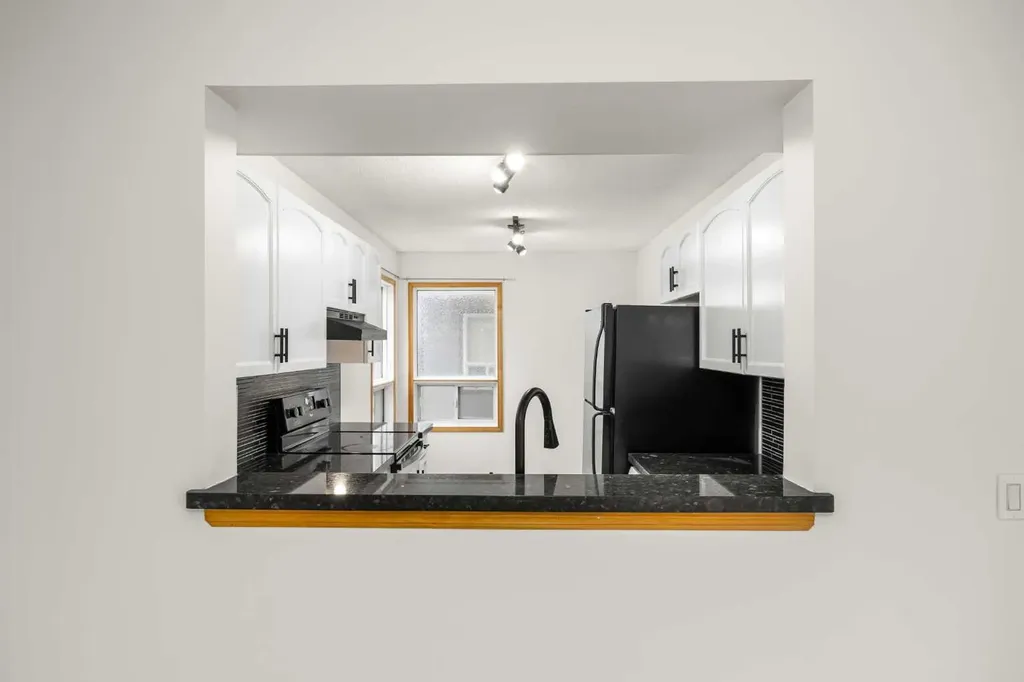 1801 Signal Hill Green SW Calgary AB T3H 2Y4