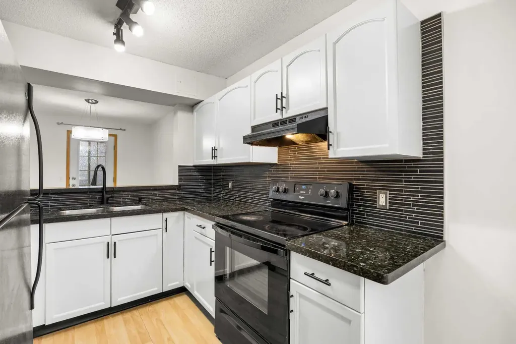 1801 Signal Hill Green SW Calgary AB T3H 2Y4
