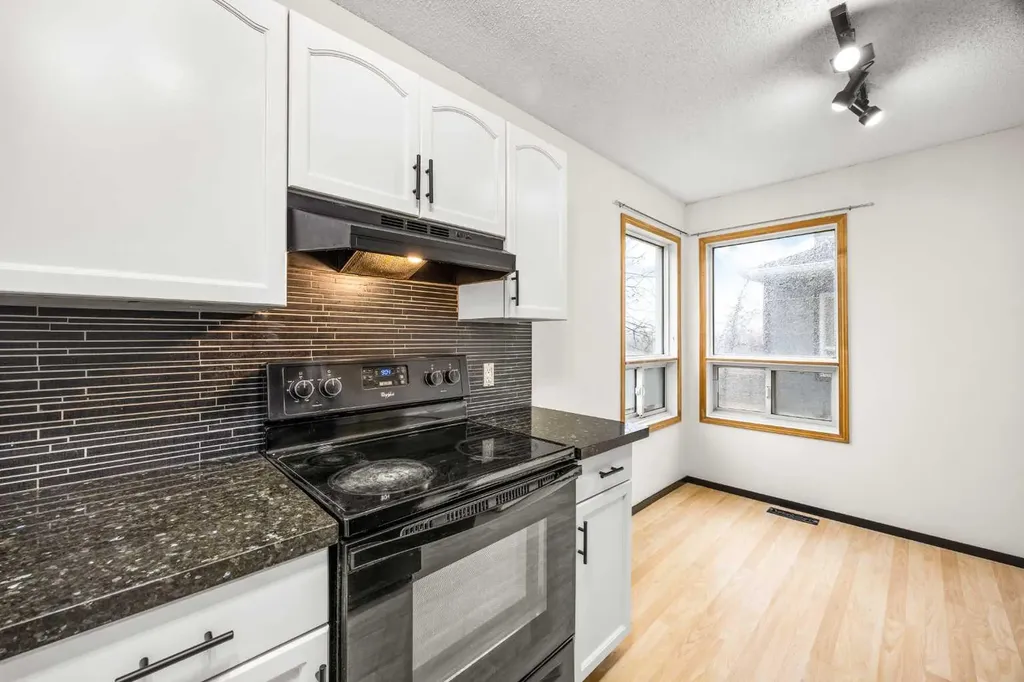 1801 Signal Hill Green SW Calgary AB T3H 2Y4