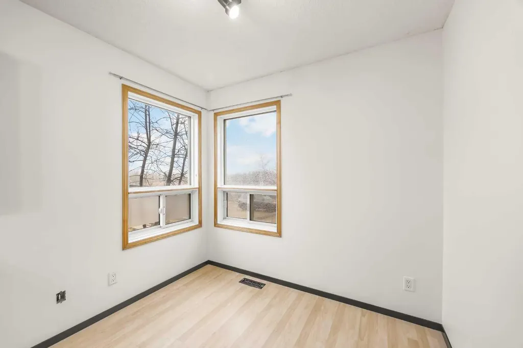 1801 Signal Hill Green SW Calgary AB T3H 2Y4
