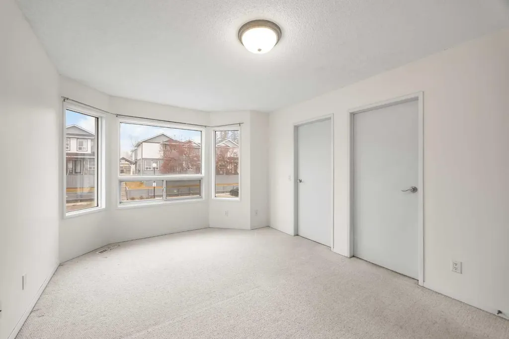 1801 Signal Hill Green SW Calgary AB T3H 2Y4