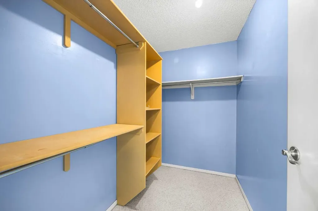 1801 Signal Hill Green SW Calgary AB T3H 2Y4