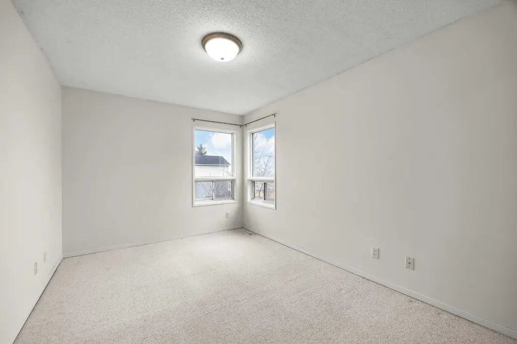1801 Signal Hill Green SW Calgary AB T3H 2Y4