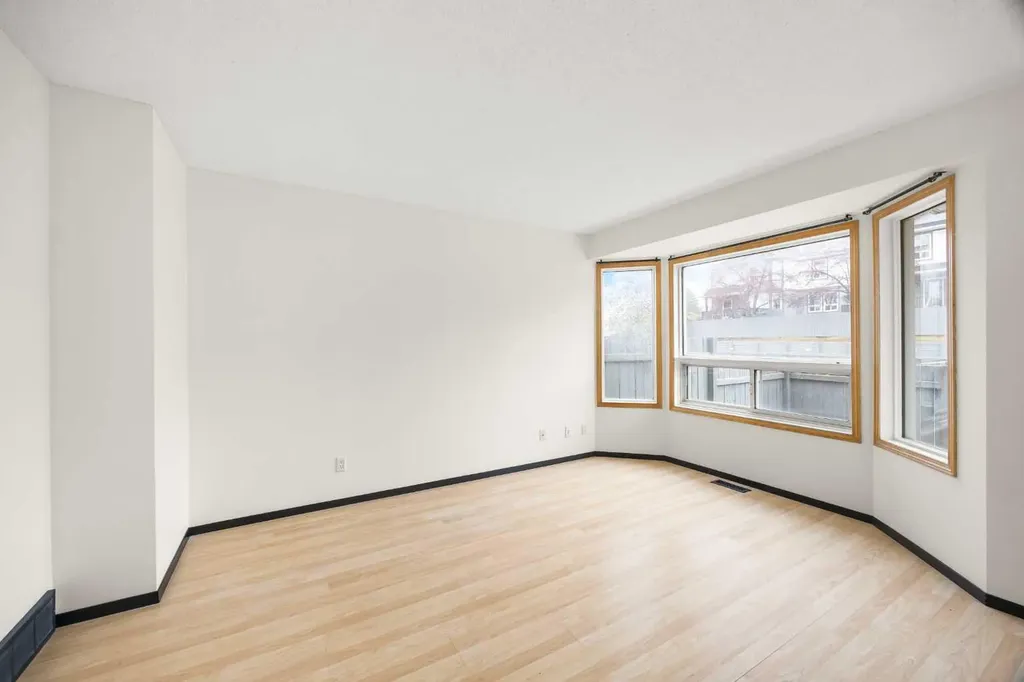 1801 Signal Hill Green SW Calgary AB T3H 2Y4