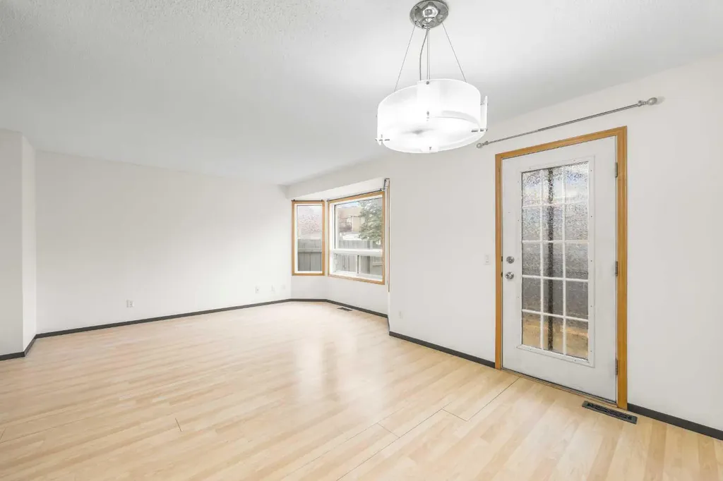 1801 Signal Hill Green SW Calgary AB T3H 2Y4