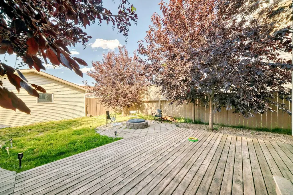 57 Martinvalley Way NE Calgary AB T3J 4A2