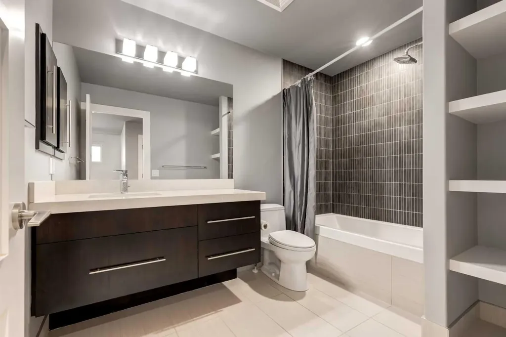 1711 27 Street SW Calgary AB T3C1L6