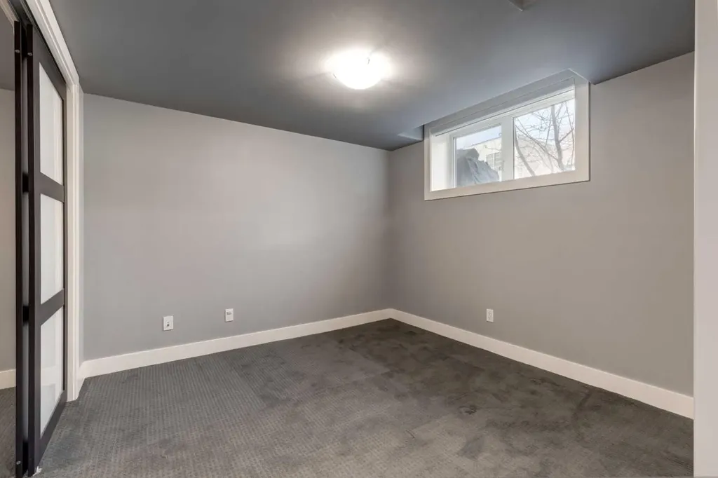 1711 27 Street SW Calgary AB T3C1L6