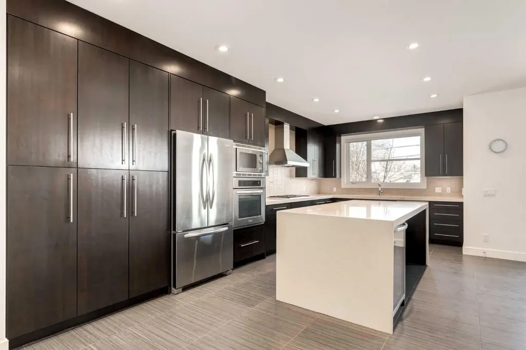 1711 27 Street SW Calgary AB T3C1L6