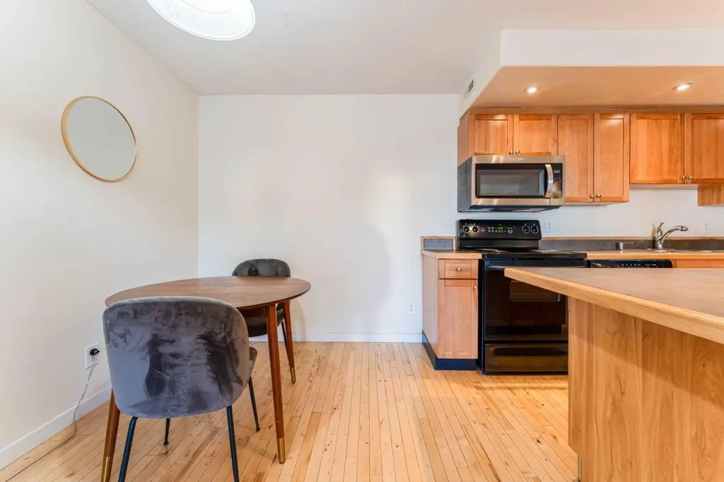 1540 29 Street NW Calgary AB T2N 4M1