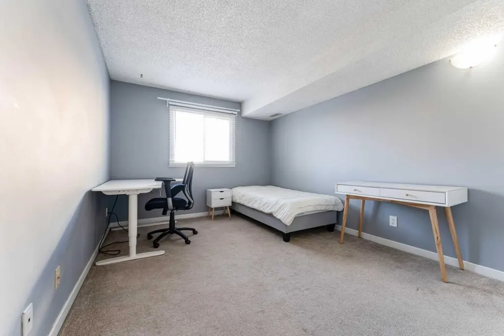 1540 29 Street NW Calgary AB T2N 4M1