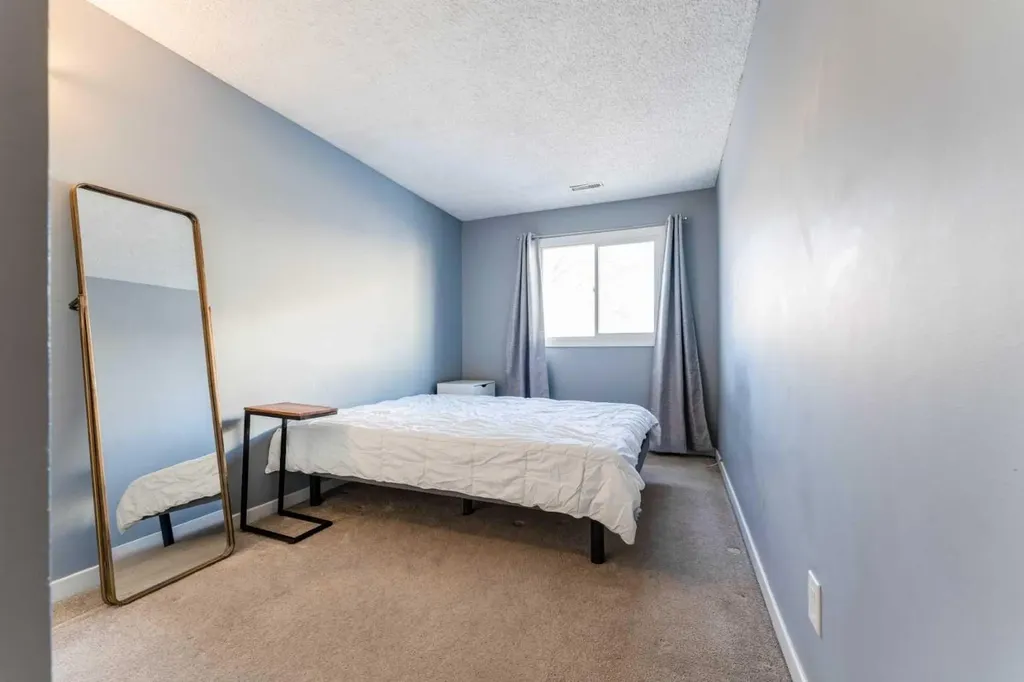1540 29 Street NW Calgary AB T2N 4M1