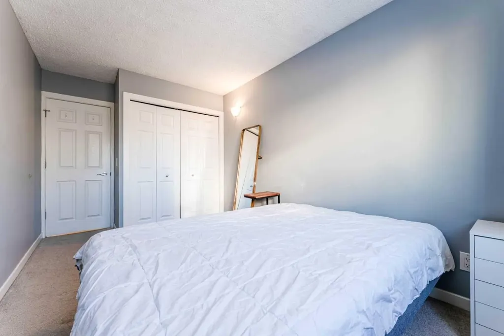 1540 29 Street NW Calgary AB T2N 4M1