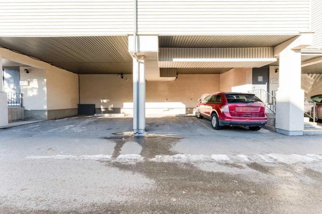 1540 29 Street NW Calgary AB T2N 4M1