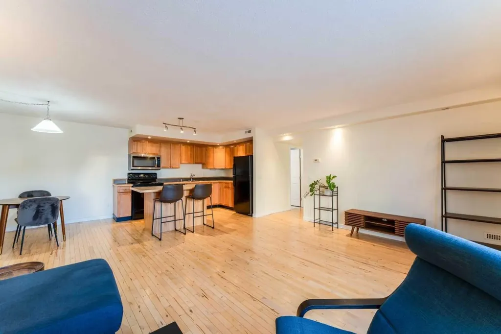 1540 29 Street NW Calgary AB T4N 4M1