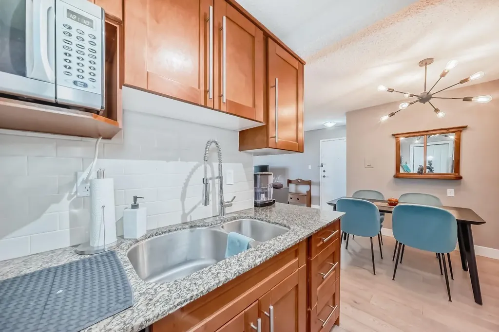 6400 Coach Hill Road SW Calgary AB T3H 1B8