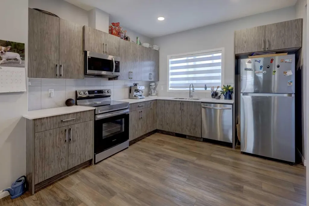 211 Chinook Gate Boulevard SW Airdrie AB T4B 5J4