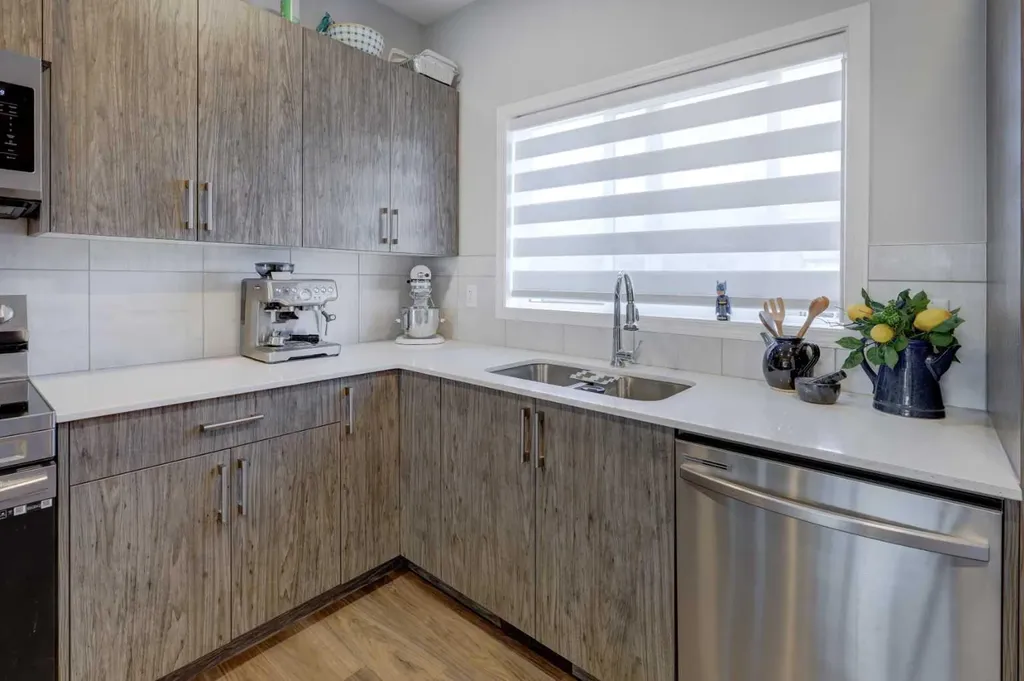 211 Chinook Gate Boulevard SW Airdrie AB T4B 5J4