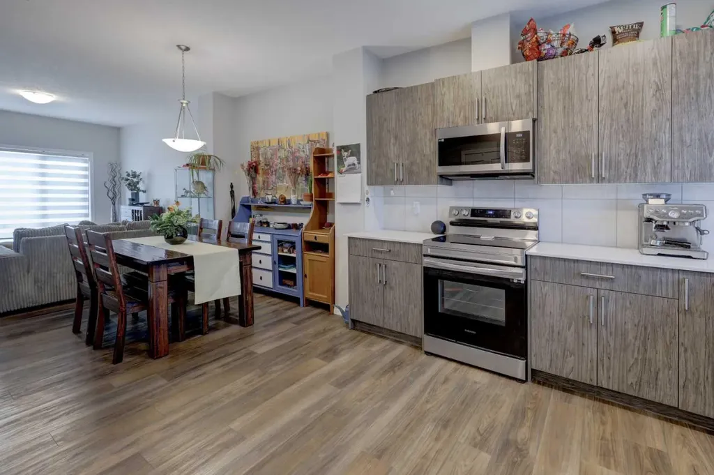 211 Chinook Gate Boulevard SW Airdrie AB T4B 5J4