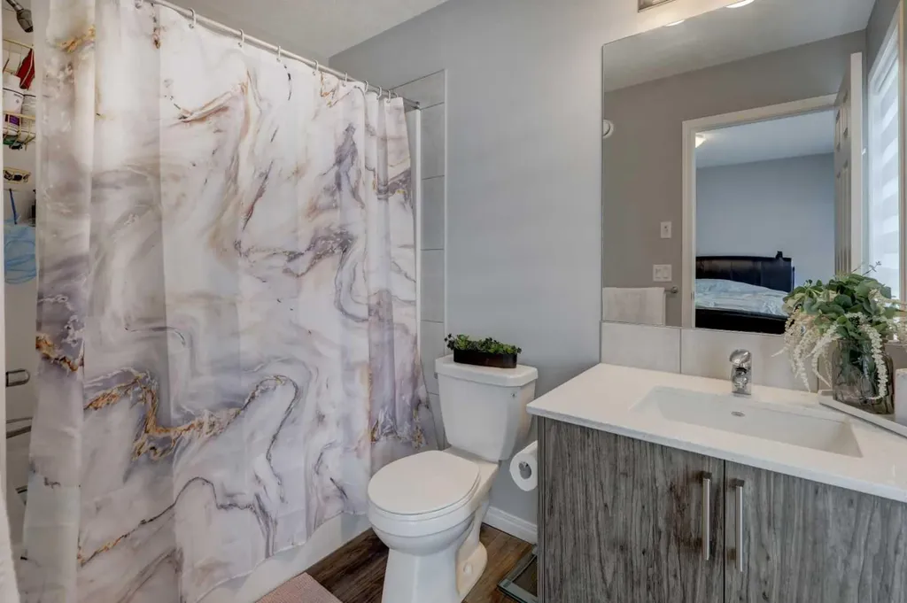 211 Chinook Gate Boulevard SW Airdrie AB T4B 5J4