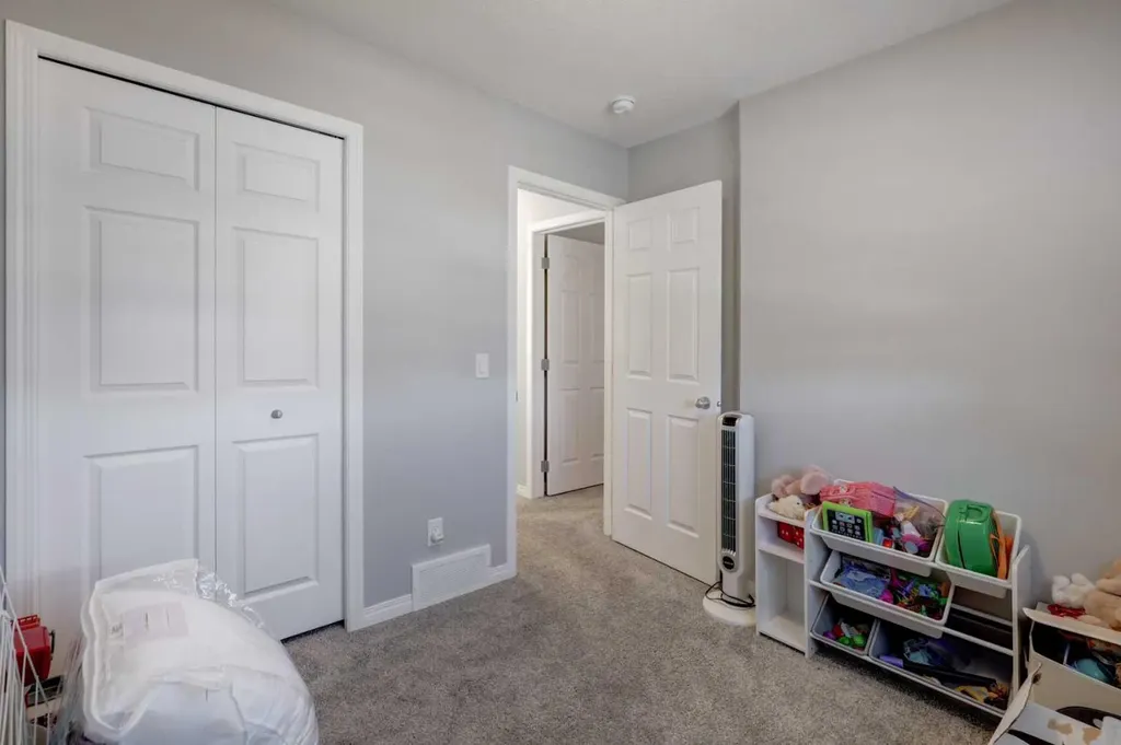 211 Chinook Gate Boulevard SW Airdrie AB T4B 5J4