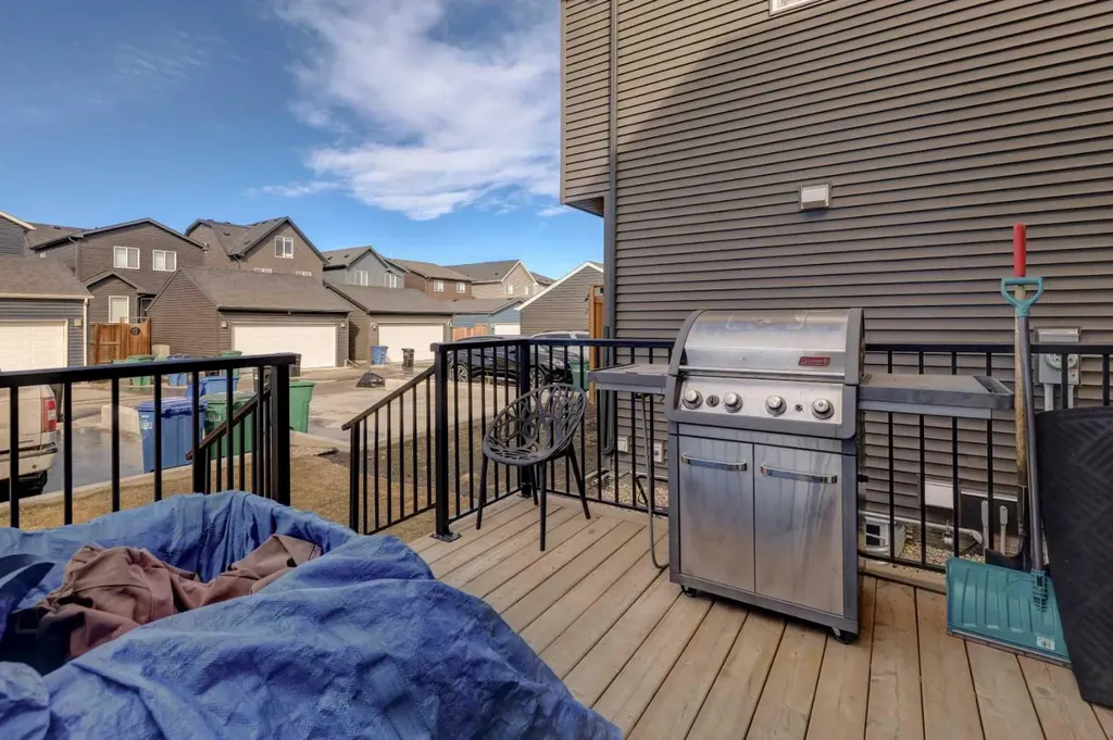211 Chinook Gate Boulevard SW Airdrie AB T4B 5J4