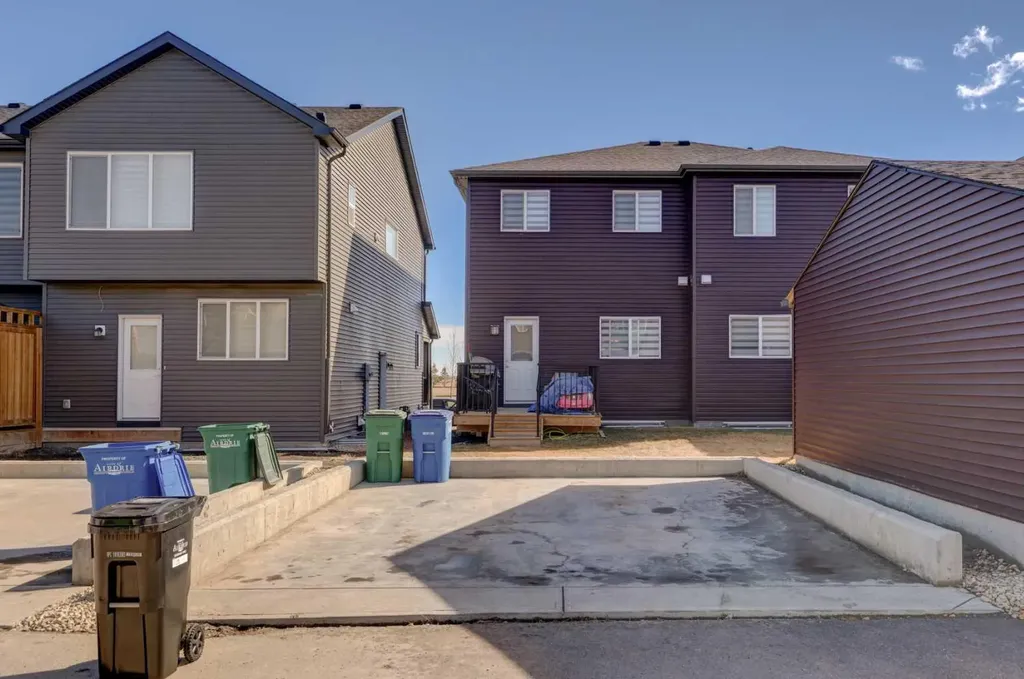 211 Chinook Gate Boulevard SW Airdrie AB T4B 5J4