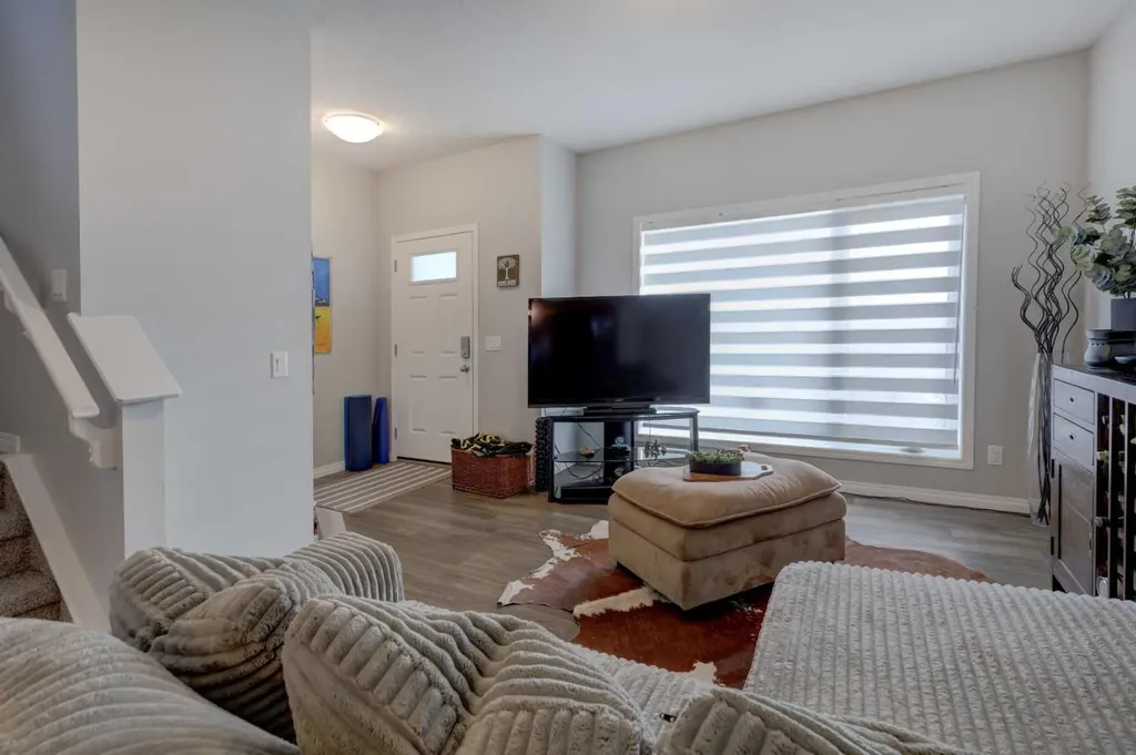 211 Chinook Gate Boulevard SW Airdrie AB T4B 5J4
