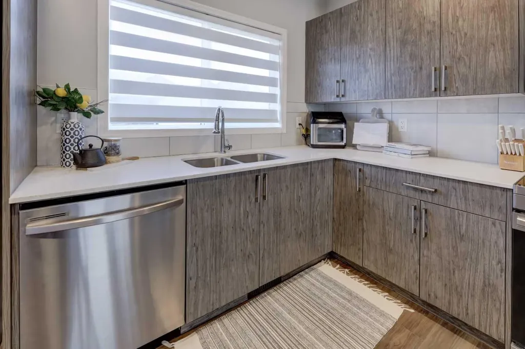 215 Chinook Gate Boulevard SW Airdrie AB T4B 5J4