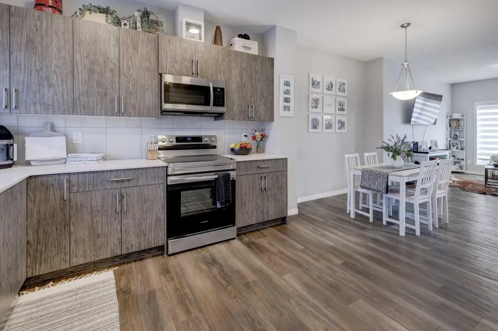 215 Chinook Gate Boulevard SW Airdrie AB T4B 5J4